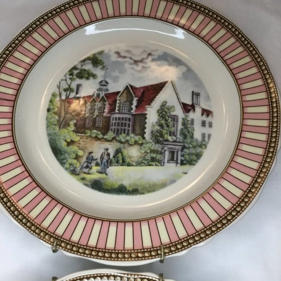 Set of 4 Antiche Riproduzioni Mid Century Decorative Plates with Wall Plate Hold - Picture 5 of 7